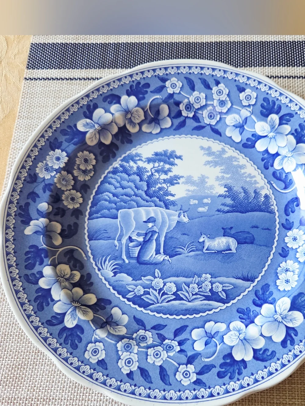 Spode Blue Room Collection Milkmaid Dinner Plate